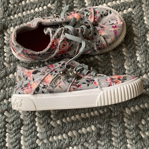 Blowfish Fruit T Toddler Girls Slip-On Shoes with Elastic Laces Size 10 - Picture 4 of 13